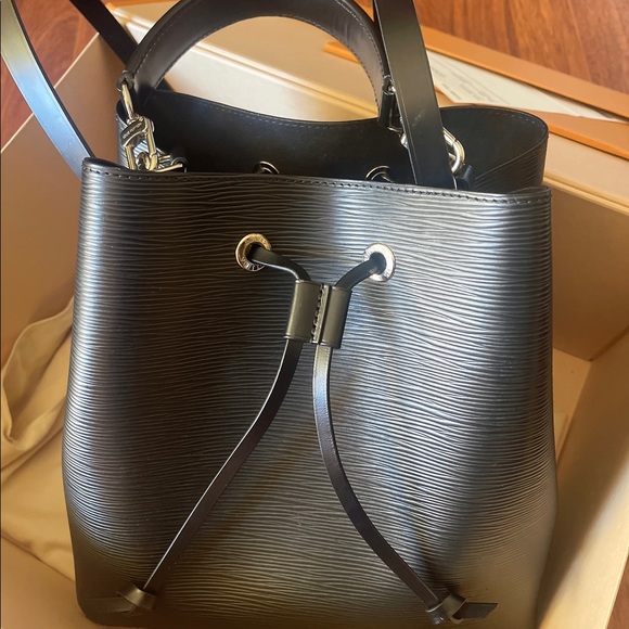 Authentic Louis Vuitton NÉONOÉ MM Epi - Picture 2 of 12